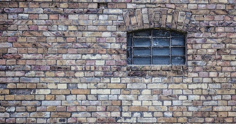 Comment isoler un mur intérieur en pierre sans se ruiner
