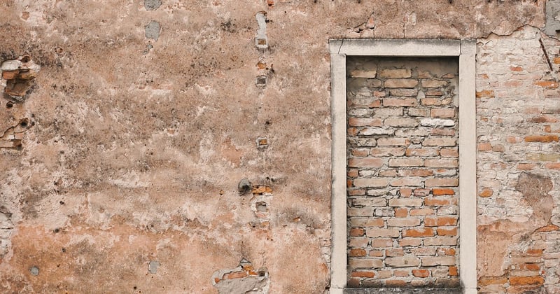 Comment poser un enduit chaux sur mur ancien sans se tromper